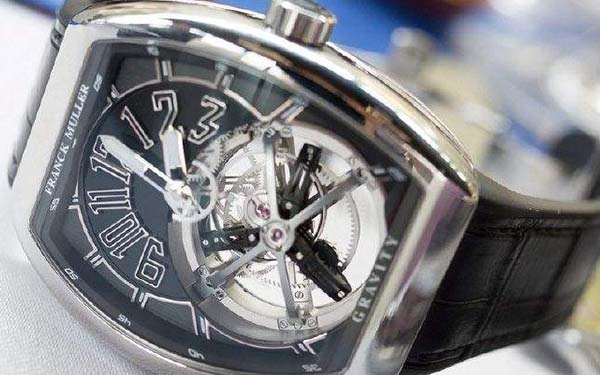 法穆兰腕表表带太松是啥原因（调整与保养小技巧）（图）