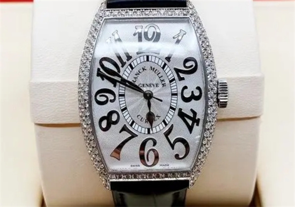 法穆兰手表脏了如何处理(图) 法穆兰手表脏了如何处理(图)