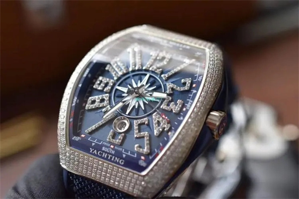 法穆兰手表进灰了怎么处理(图) 法穆兰手表进灰了怎么处理(图)